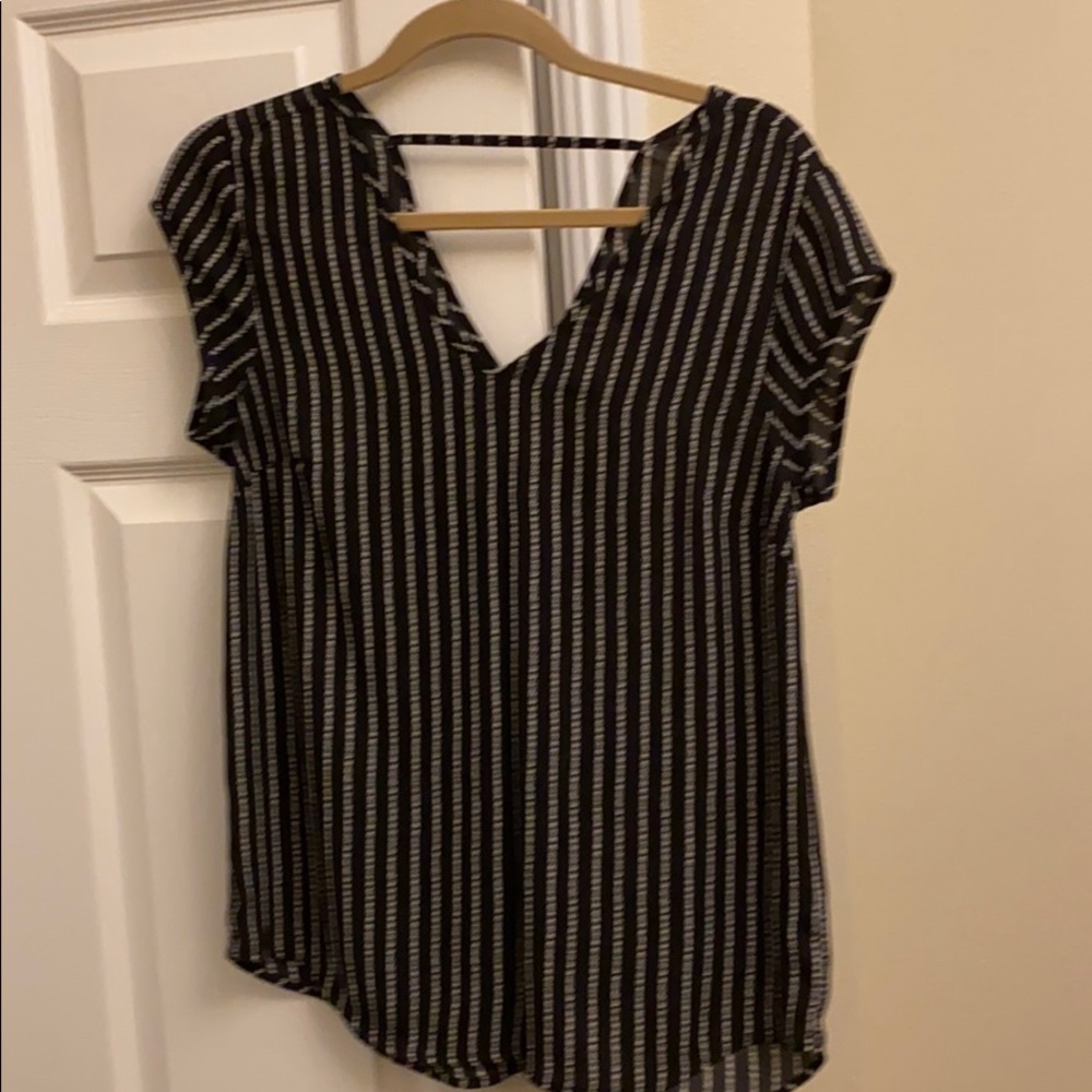 Black top with white stripes